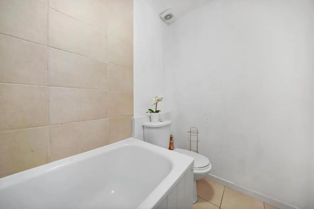 1 Bed Apartment In London Bridge Tower Bridge Free Parking - Perfect For Long Stay